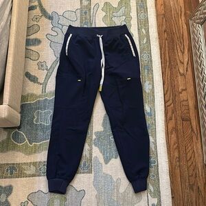Figs women’s jogger scrub pants